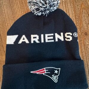 New England Patriots Ariens Navy Knit Hat with Pom
New in Bag